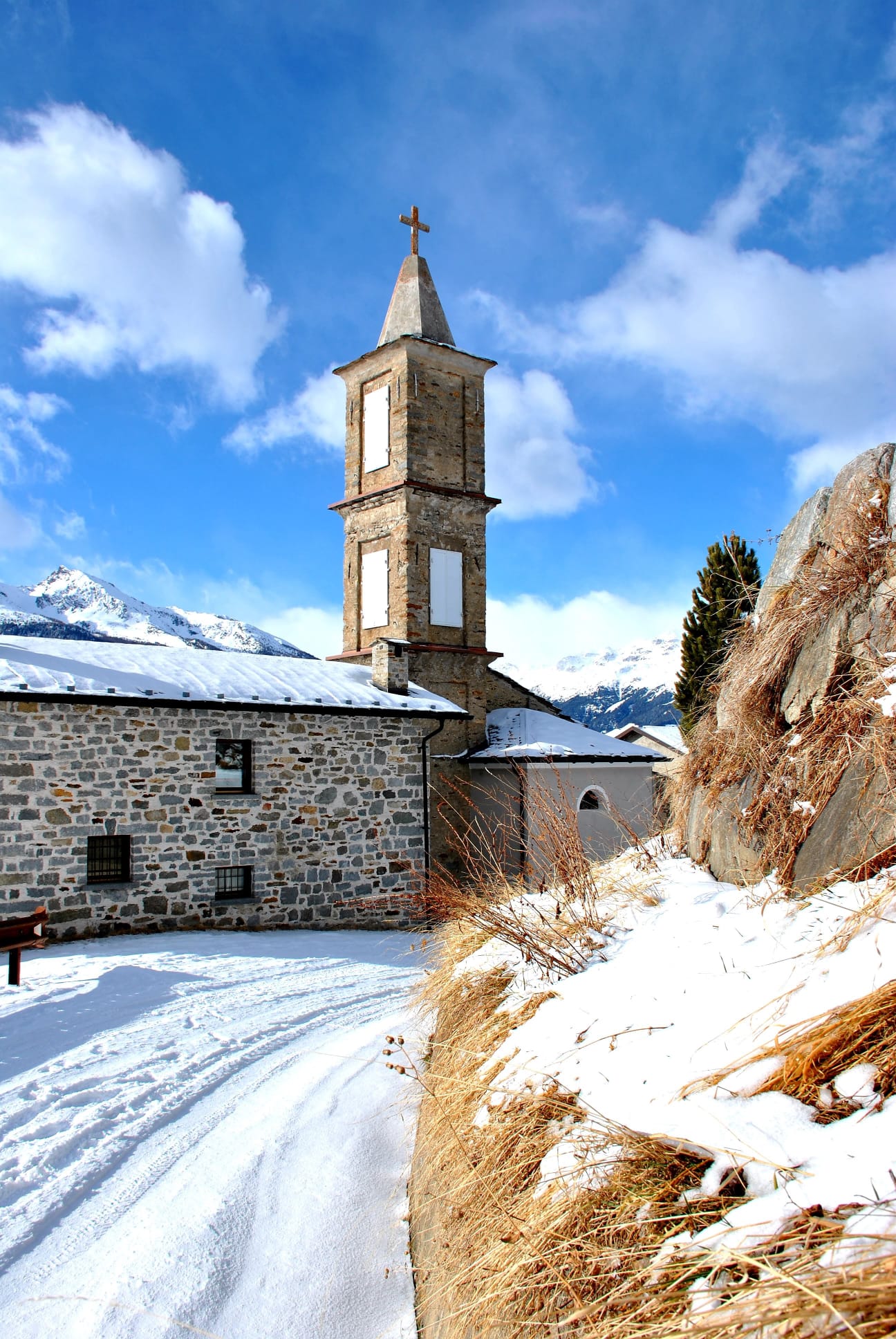 8 Maggio: ROSARIO, BENEDIZIONE E COMMENTO ALLE LETTURE RICORDANDO LA MADONNA DI POMPEI